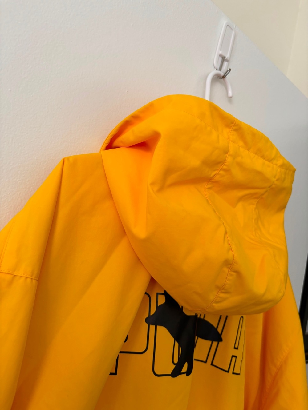 Puma Madison Yellow Packable Shell Jacket with Subtle Logo Patch - Picture 7 of 10